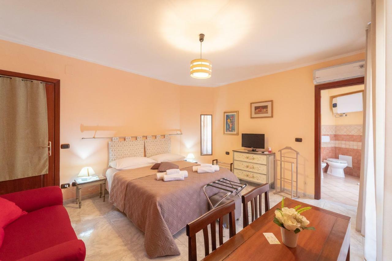 La Rosa - Elegant Rooms Sassari Zewnętrze zdjęcie